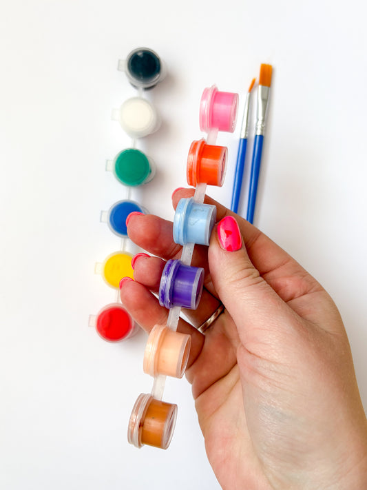 Akrylové barvy 12 ks se štětci (voděodolné)