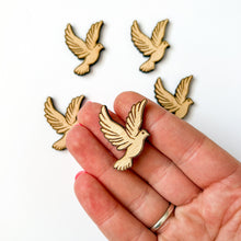 Načíst obrázek do prohlížeče Galerie, Dřevěné ozdoby k Macramé postavičkám