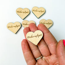 Načíst obrázek do prohlížeče Galerie, Dřevěné srdce s nápisem 3 cm - ČESKÉ NÁPISY