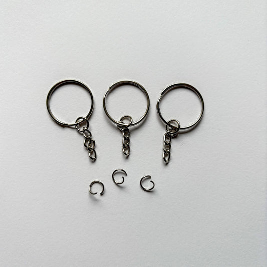 Kroužek s řetízkem na výrobu klíčenky