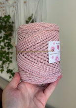 Načíst obrázek do prohlížeče Galerie, Duhová příze 3 mm - 🌸 POUPĚNKA (nerozčesatelná)