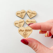 Načíst obrázek do prohlížeče Galerie, Dřevěné srdce s nápisem 3 cm - ČESKÉ NÁPISY