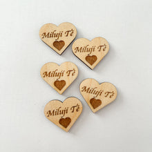 Načíst obrázek do prohlížeče Galerie, Dřevěné srdce s nápisem 3 cm - ČESKÉ NÁPISY