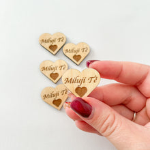 Načíst obrázek do prohlížeče Galerie, Dřevěné srdce s nápisem 3 cm - ČESKÉ NÁPISY