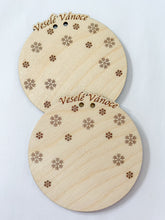 Načíst obrázek do prohlížeče Galerie, Dřevěné kolečko pod Macramé Andělku 10 cm