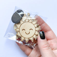 Načíst obrázek do prohlížeče Galerie, Dřevěné výřezy k vytvoření magnetek - LÉTO