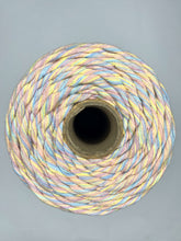 Načíst obrázek do prohlížeče Galerie, Duhová příze Macramé 3 mm - 🌈 PASTELKA (rozčesatelná)