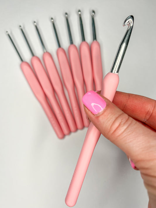 Háček na háčkování s plastovou rukojetí vel. 2,5-6