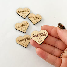 Načíst obrázek do prohlížeče Galerie, Dřevěné srdce s nápisem 3 cm - SLOVENSKÉ NÁPISY