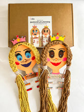 Načíst obrázek do prohlížeče Galerie, Kreativní DIY set - Sponkovník pro princezny