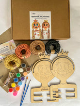 Načíst obrázek do prohlížeče Galerie, Kreativní DIY set - Sponkovník pro princezny