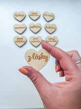 Načíst obrázek do prohlížeče Galerie, DOPRODEJ - Dřevěné srdce s nápisem 4 cm
