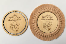 Načíst obrázek do prohlížeče Galerie, KÁVOMILKA - Dřevěný podtácek 10 cm