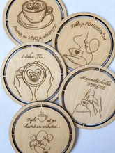 Načíst obrázek do prohlížeče Galerie, KÁVOMILKA - Dřevěný podtácek 10 cm