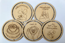Načíst obrázek do prohlížeče Galerie, KÁVOMILKA - Dřevěný podtácek 10 cm