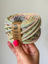 Načíst obrázek do prohlížeče Galerie, Klubíčko 10/20 m 🌈🌸❄️Duhová příze 3 mm (nerozčesatelná)