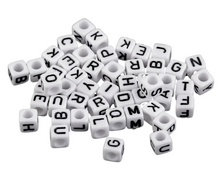 Načíst obrázek do prohlížeče Galerie, Korálky s písmenky 6 mm