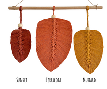 Načíst obrázek do prohlížeče Galerie, Kreativní DIY set - Macramé List (Macramé Peří)