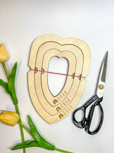 Načíst obrázek do prohlížeče Galerie, Dřevěná šablona na vystřižení Macramé listu - více variant