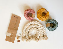 Načíst obrázek do prohlížeče Galerie, Kreativní DIY set - Malá Macramé Duha (více barevných kombinací)