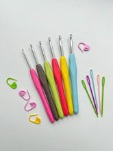 Načíst obrázek do prohlížeče Galerie, Háček na háčkování se silikonovou rukojetí vel. 2-6