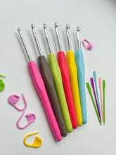 Načíst obrázek do prohlížeče Galerie, Háček na háčkování se silikonovou rukojetí vel. 2-6