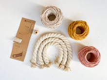 Načíst obrázek do prohlížeče Galerie, Kreativní DIY set - Malá Macramé Duha (více barevných kombinací)