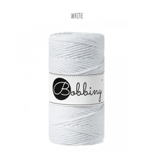 Načíst obrázek do prohlížeče Galerie, Klubíčko 10/20 m Bobbiny macramé 3 mm regular (rozčesatelná)