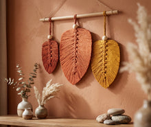 Načíst obrázek do prohlížeče Galerie, Kreativní DIY set - Macramé List (Macramé Peří)
