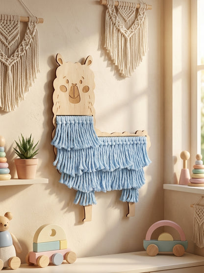 Dřevěný výřez Lama - 30 cm