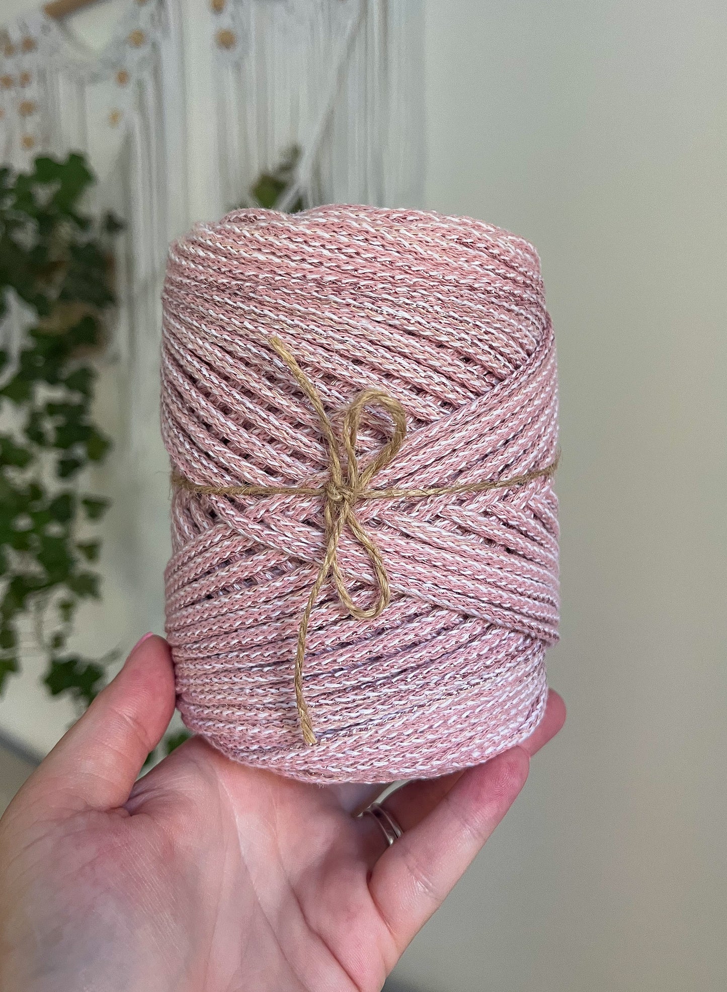 Klubíčko 10/20 m 🌈🌸❄️Duhová příze 3 mm (nerozčesatelná)