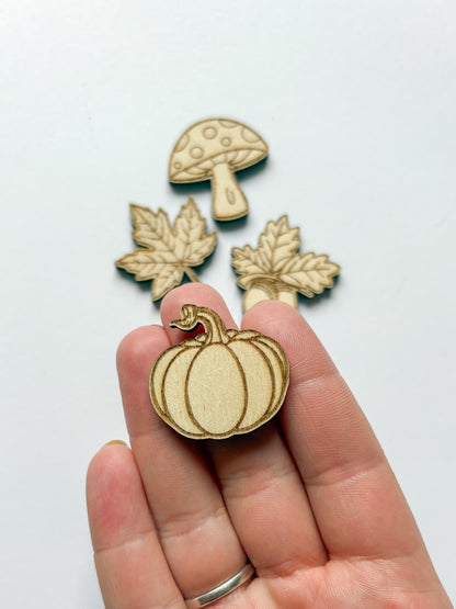 Dřevěné podzimní ozdoby