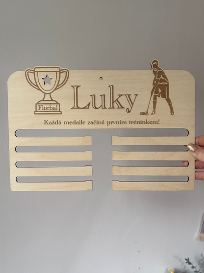Držák na medaile - personalizace na přání