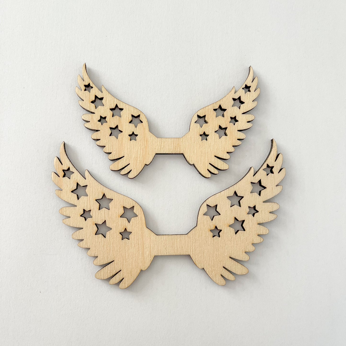 Dřevěná andělská křídla - hvězdičky