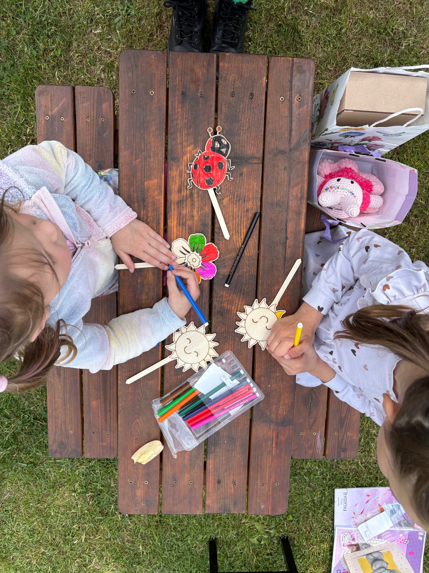 Dřevěné zápichy k domalování - DINOSAURUS