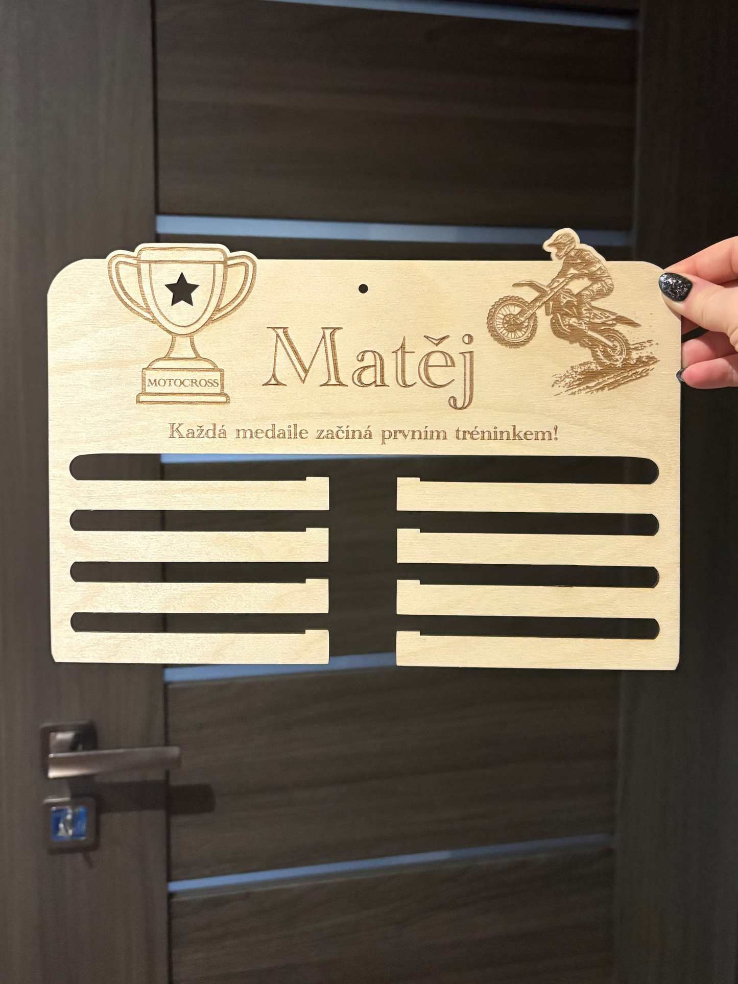 Držák na medaile - personalizace na přání