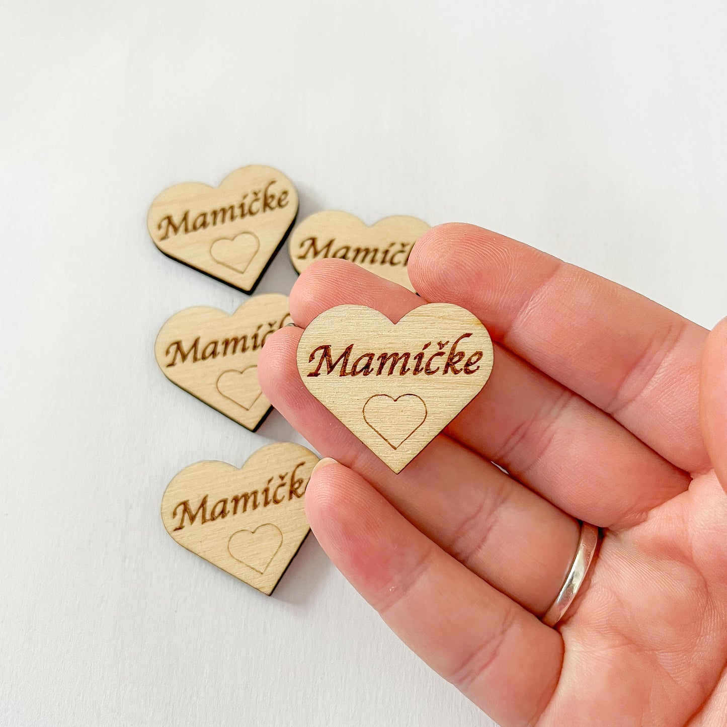 Dřevěné srdce s nápisem 3 cm - SLOVENSKÉ NÁPISY