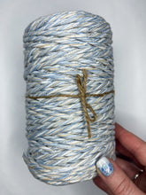 Načíst obrázek do prohlížeče Galerie, Duhová příze Macramé 3 mm - ❄️ FROZEN (rozčesatelná)
