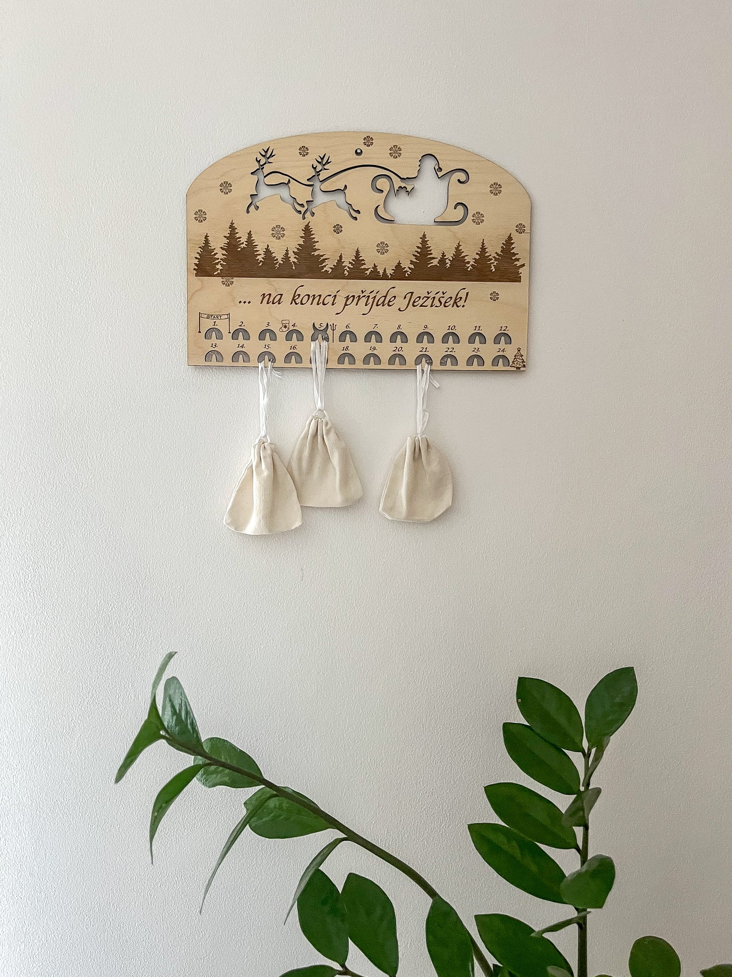 Dřevěný výřez - Adventní kalendář - 30 cm