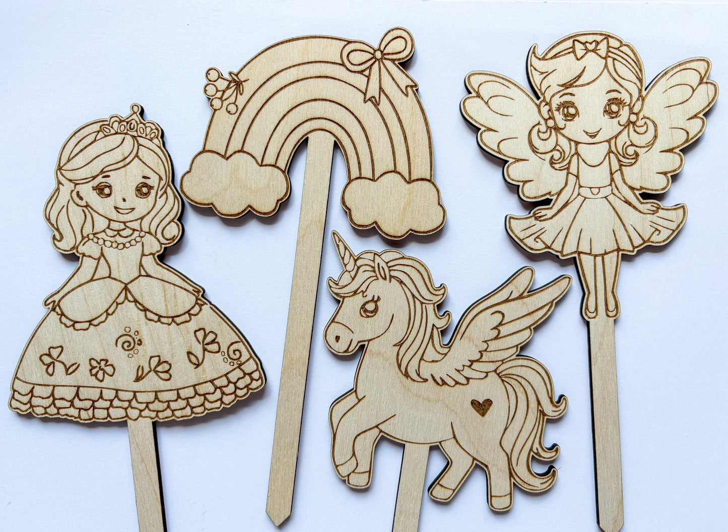 Dřevěné zápichy k domalování - KOUZELNÝ SVĚT