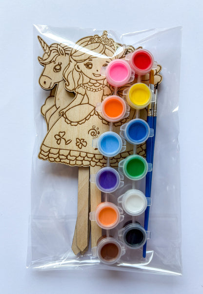 Dřevěné zápichy k domalování - KOUZELNÝ SVĚT