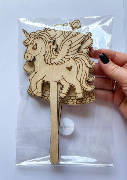 Dřevěné zápichy k domalování - KOUZELNÝ SVĚT