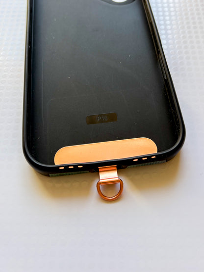 Držák na popruh na telefon (kovový/4 barvy)