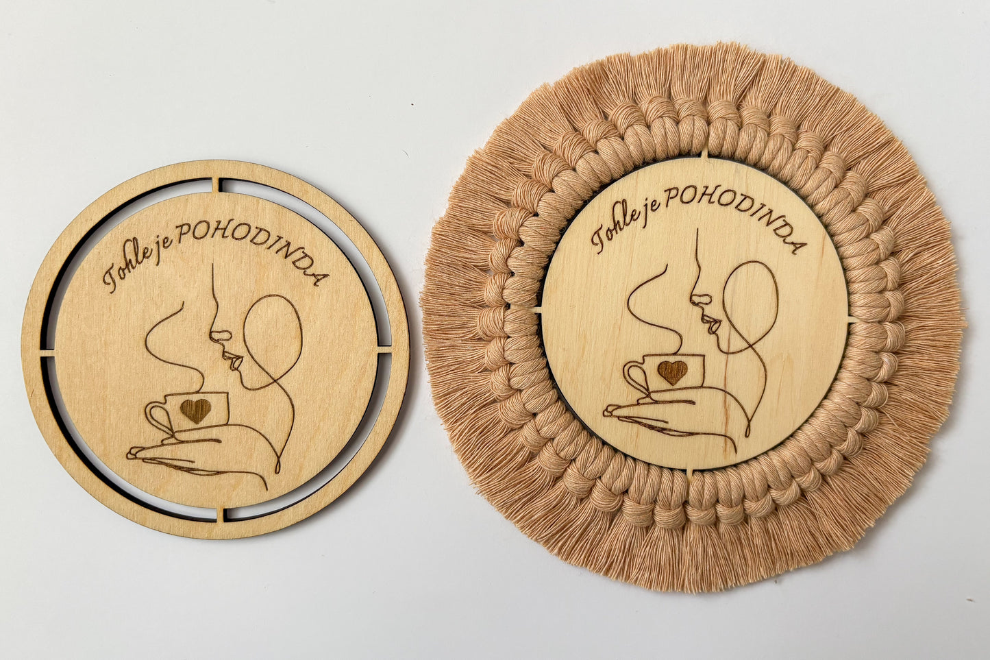 KÁVOMILKA - Dřevěný podtácek 10 cm