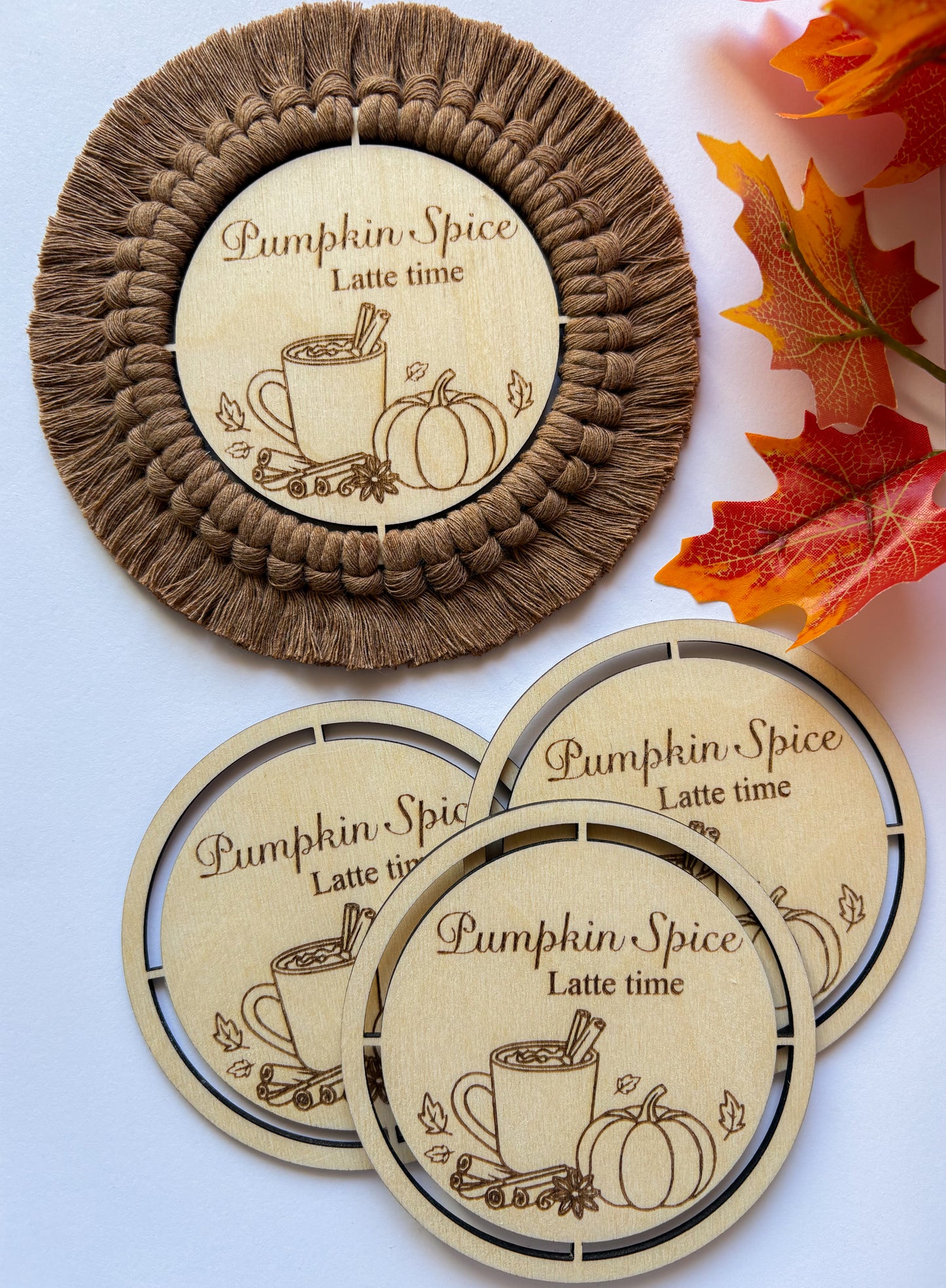 Dřevěný podtácek pro Macramé a Háčkování- PUMPKIN SPICE LATTE