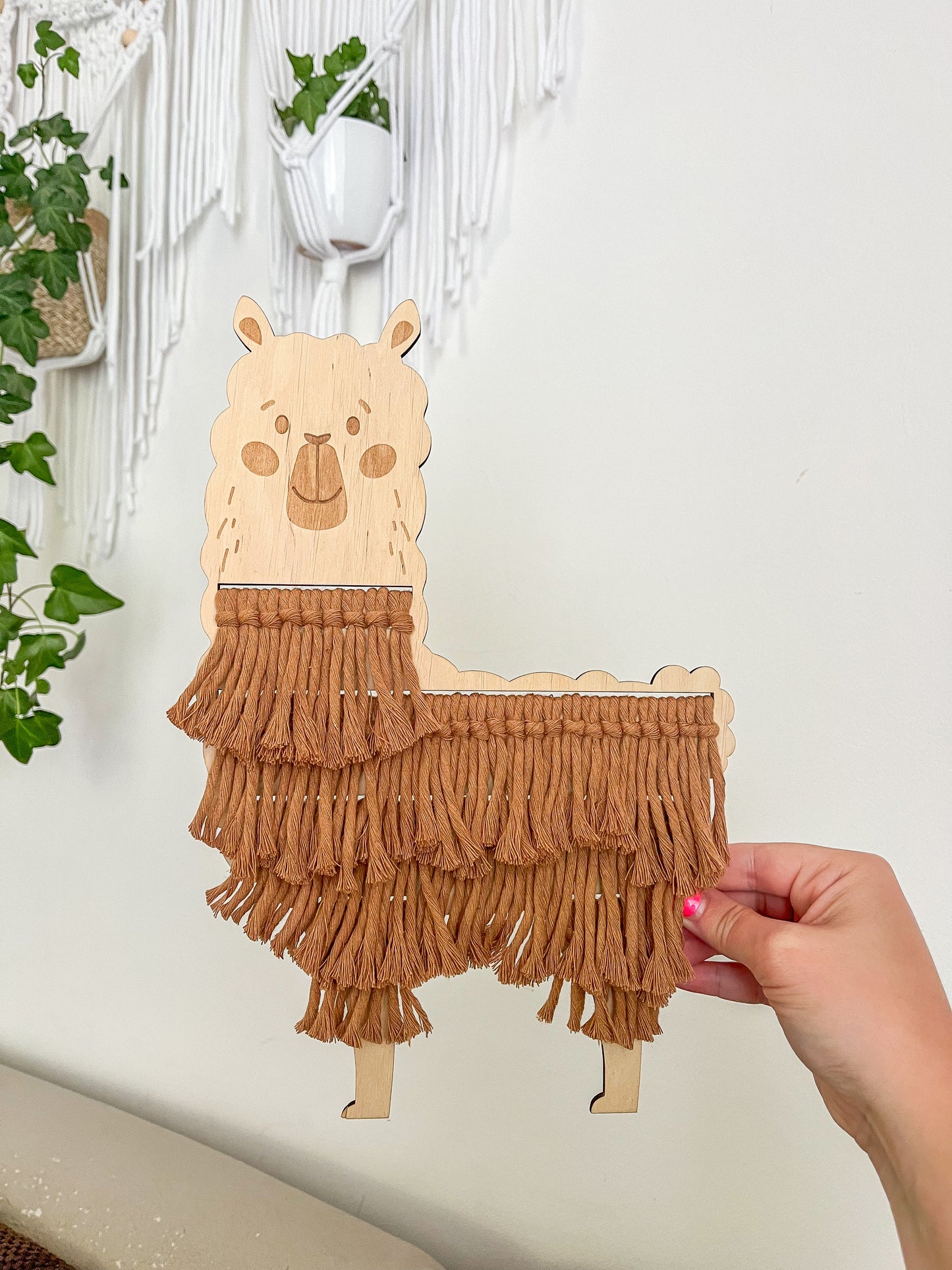 Dřevěný výřez Lama - 30 cm