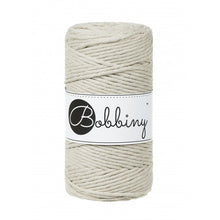 Načíst obrázek do prohlížeče Galerie, Klubíčko 10/20 m Bobbiny macramé 3 mm Regular
