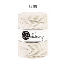 Načíst obrázek do prohlížeče Galerie, Návin 10/20 m - Bobbiny Macramé XXL 5 mm regular (rozčesatelná)
