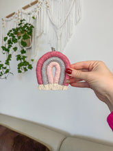 Načíst obrázek do prohlížeče Galerie, Duhová klíčenka
