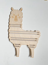 Načíst obrázek do prohlížeče Galerie, Dřevěná lama - 30 cm
